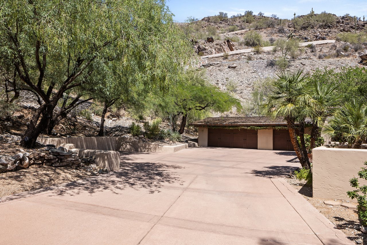 7547 N LAKESIDE Lane