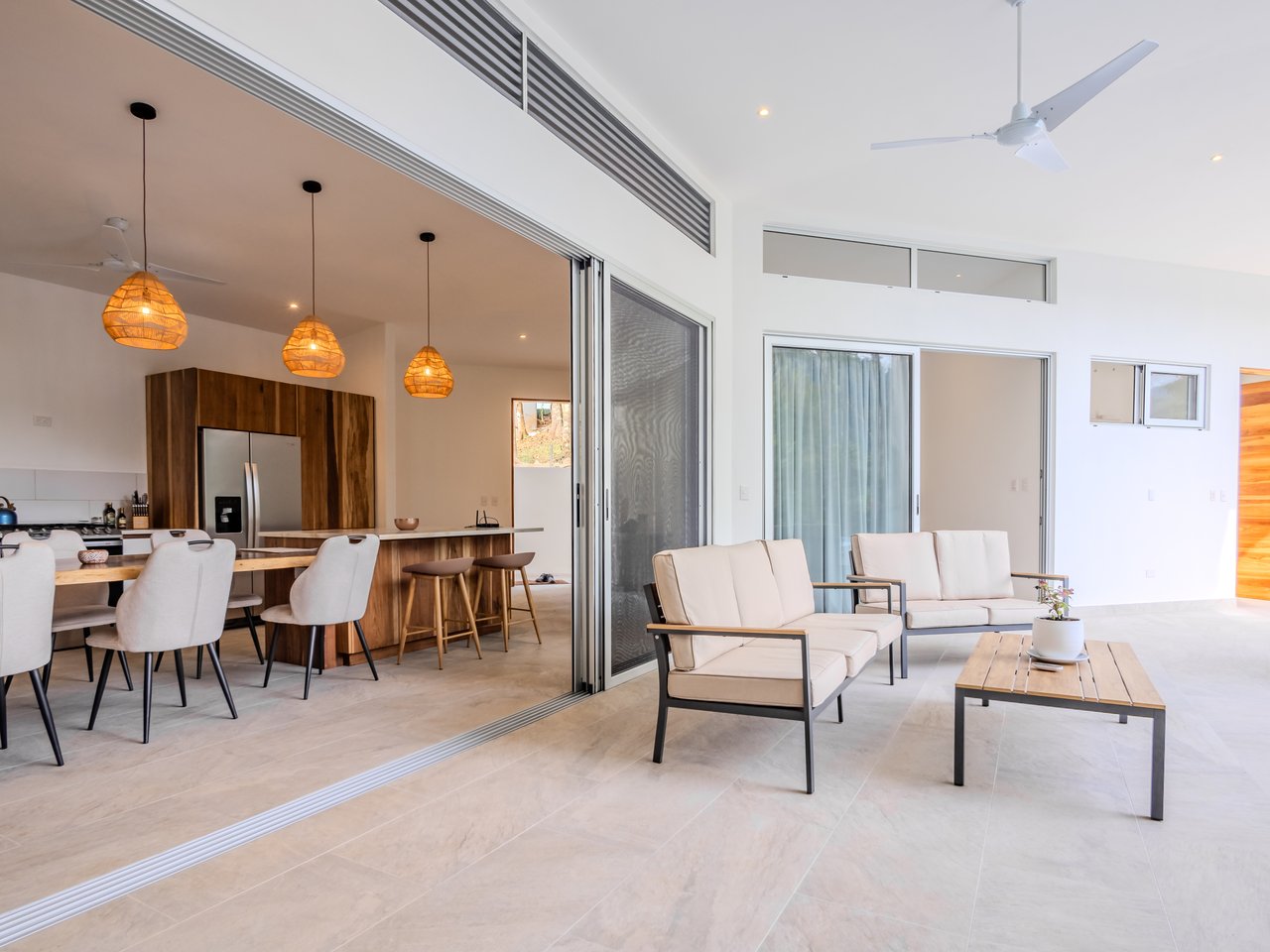 An Exclusive, Sunny Ridge-Top 4-Bed Designer House With Unforgettable Mountain & Jungle Views