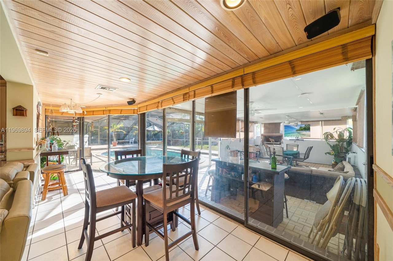 17242-sw-88-avenue-palmetto-bay-home-for-sale-dining-room