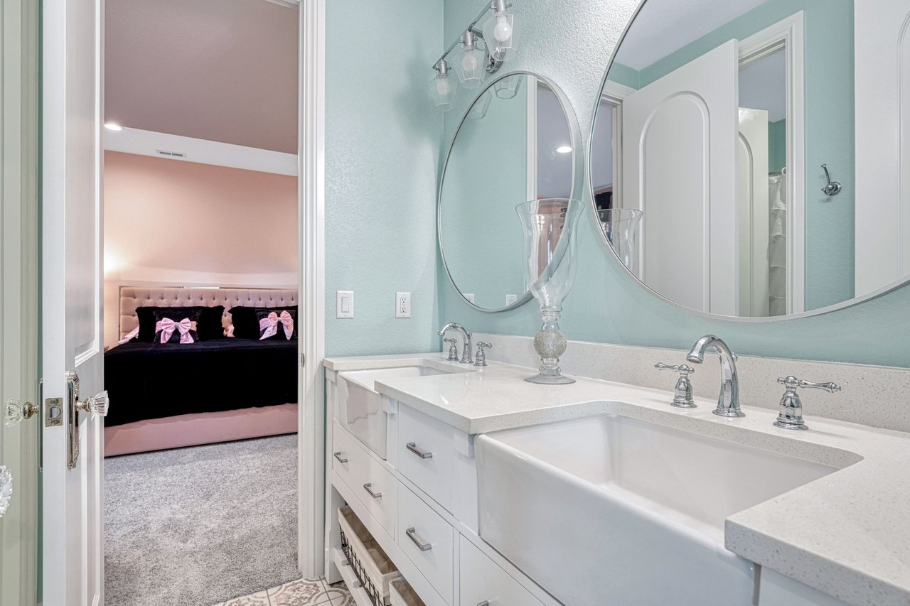 25995 Cave Spring Trail