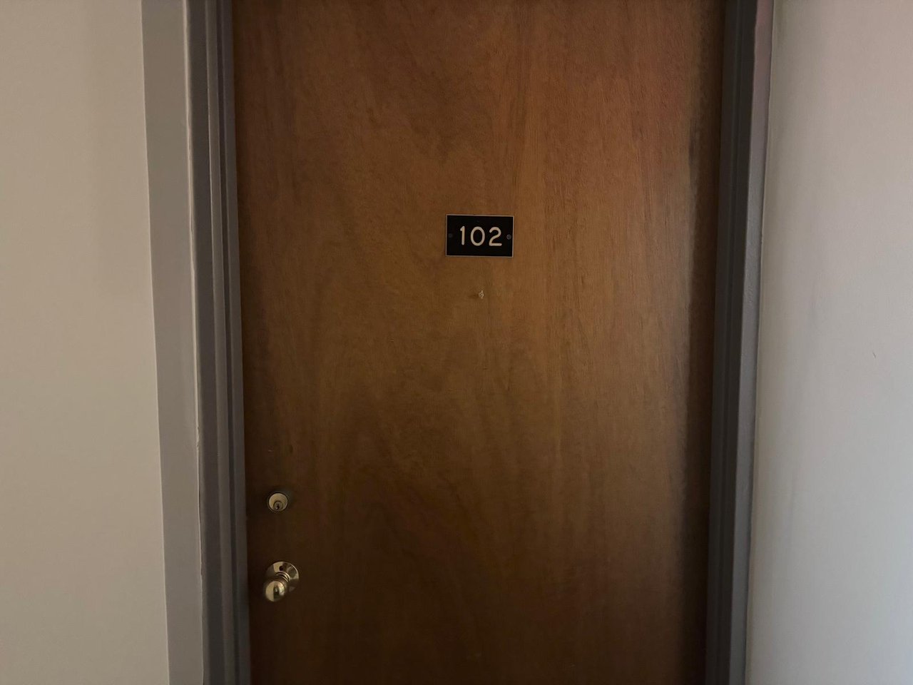 1112 Avenue Road 102