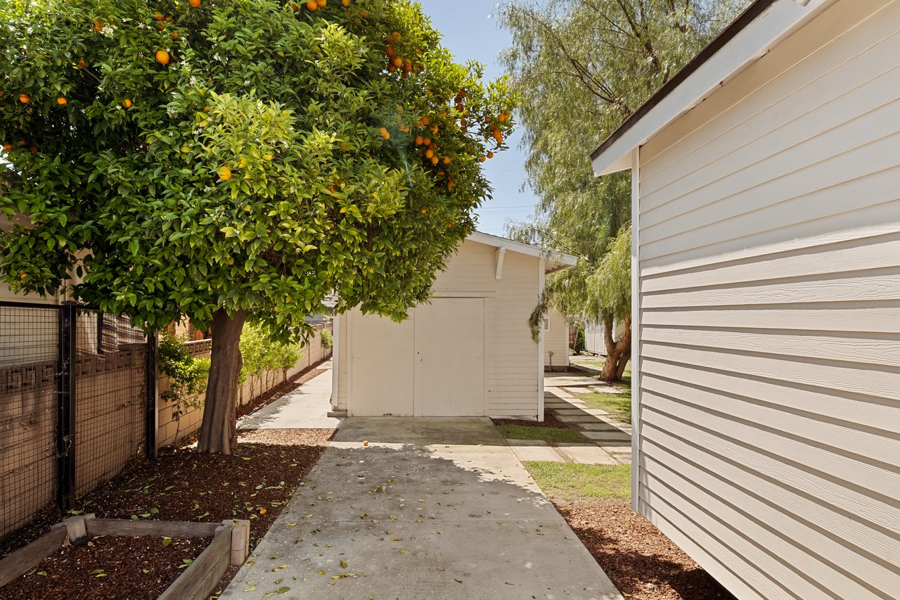 1590 Glen Aylsa Ave