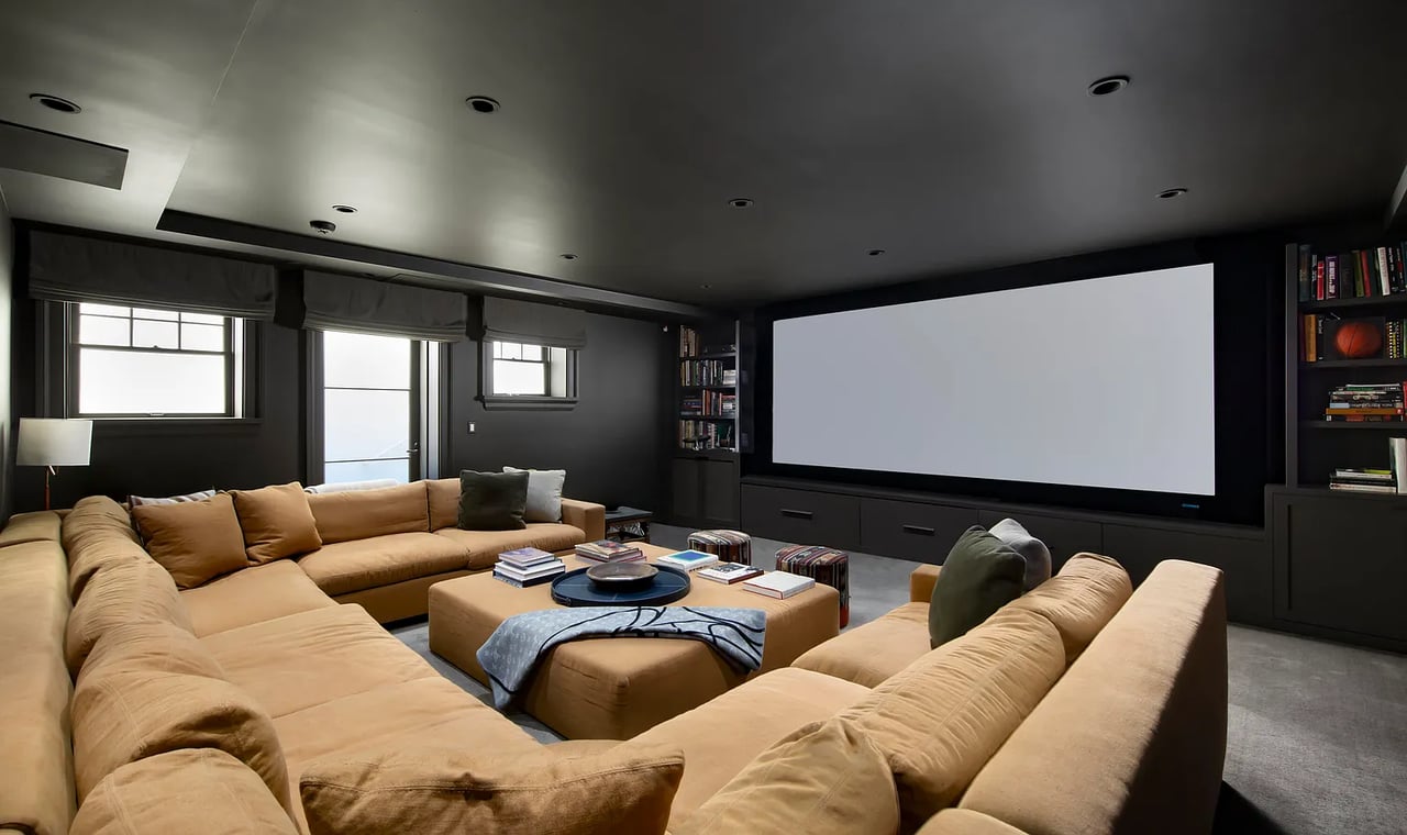700 Picacho Ln