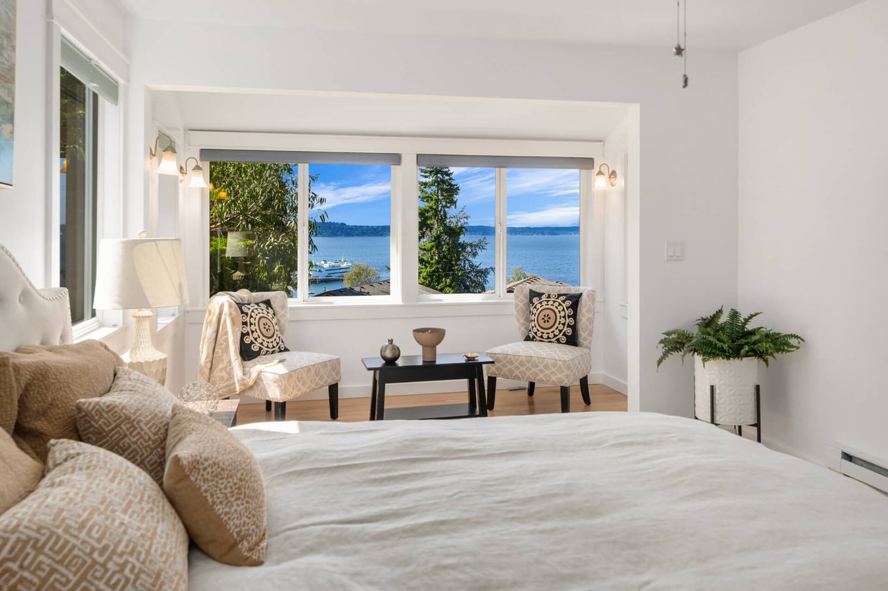 8636 Fauntleroy Place SW