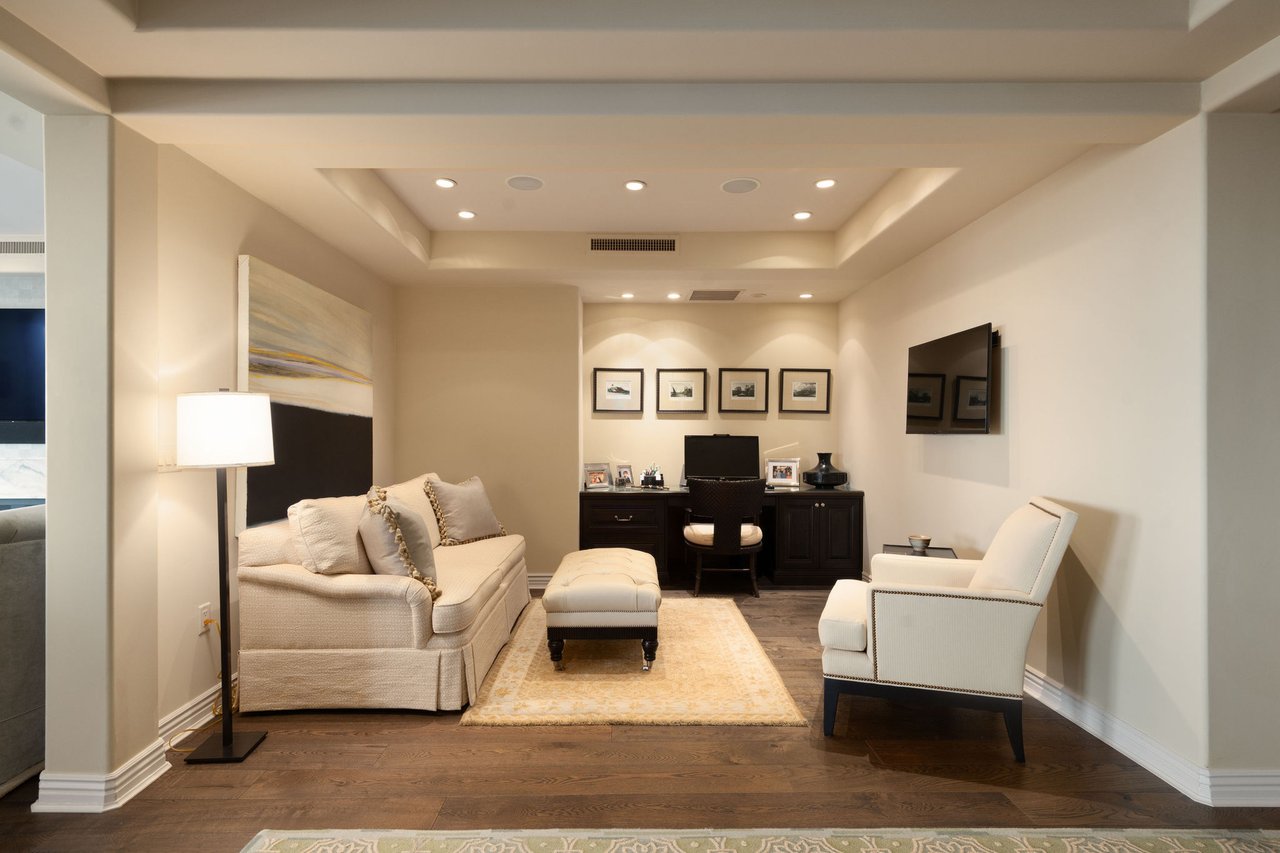 7181 E Camelback Road, 1105