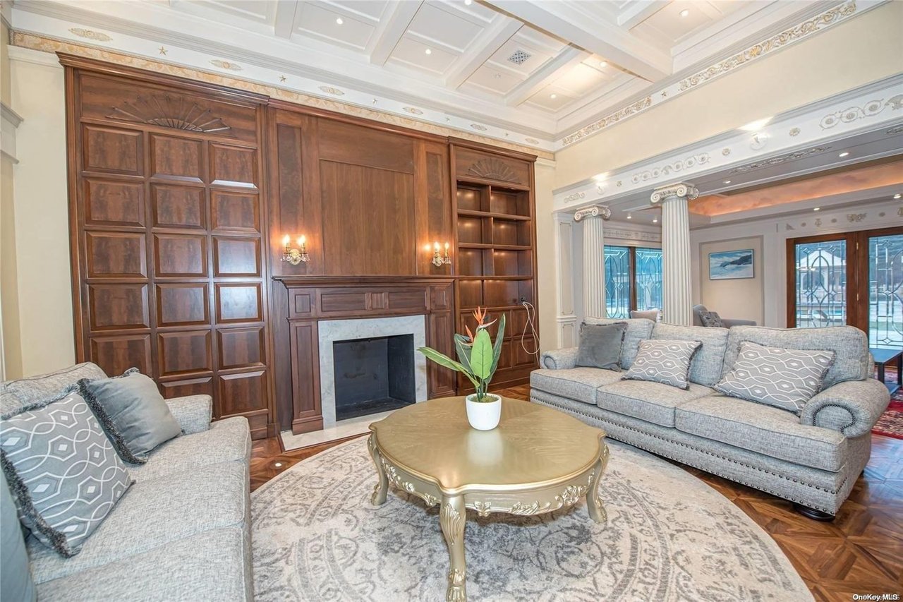 4 Mallard Dr