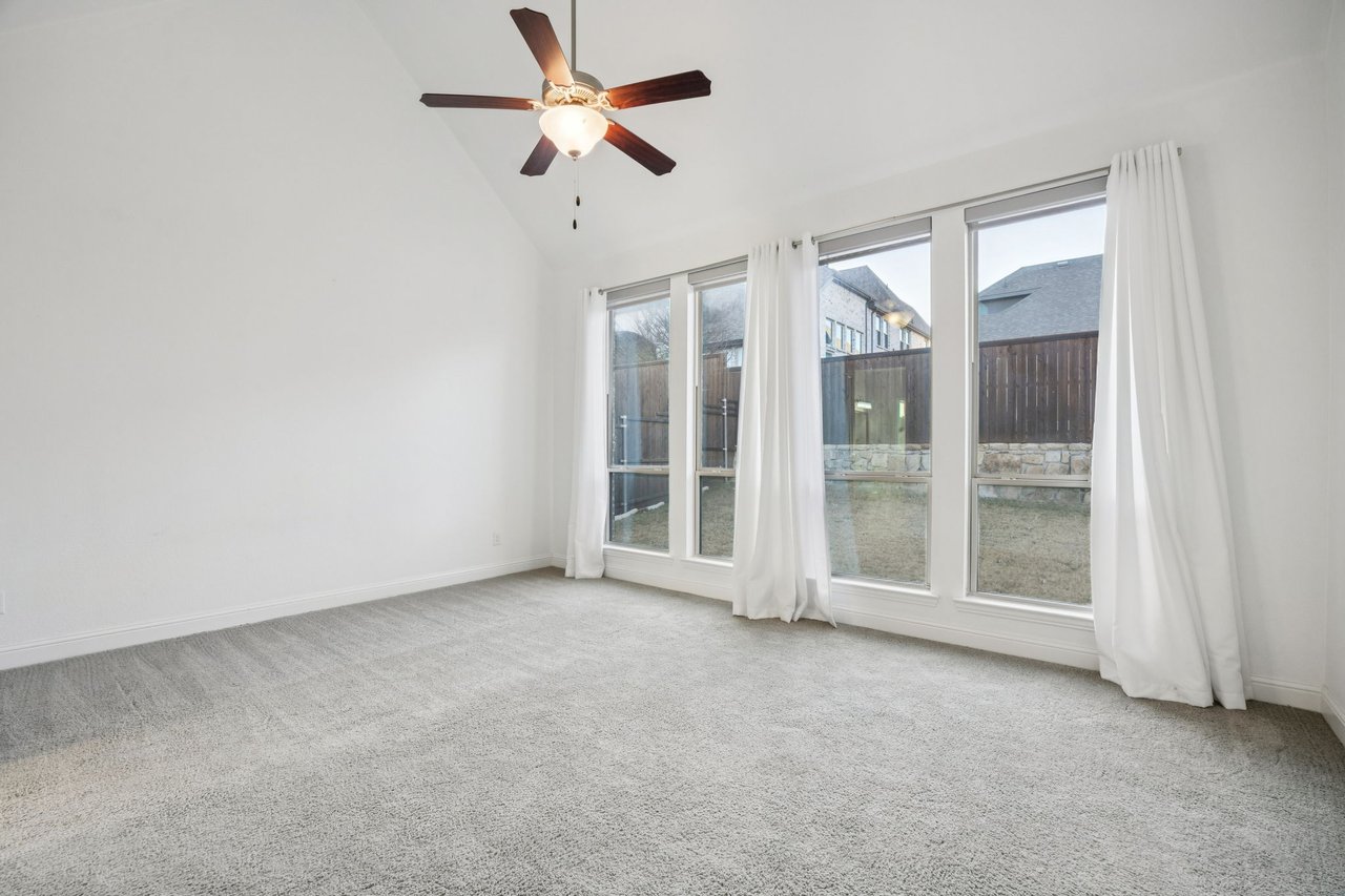 1001 Grassy Shore Ln