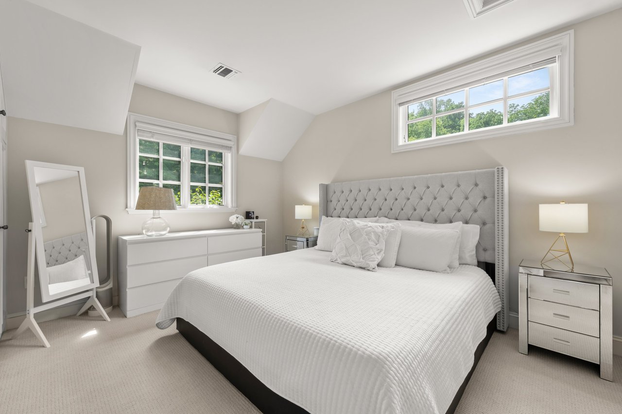 15 Saw Mill Hill Road