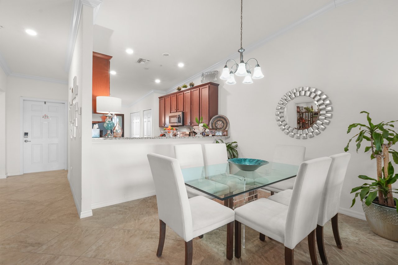 5527 PALMER CIR, #205, BRADENTON, FL 34211