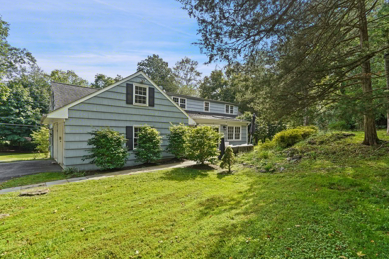 5 Brook Farm Road