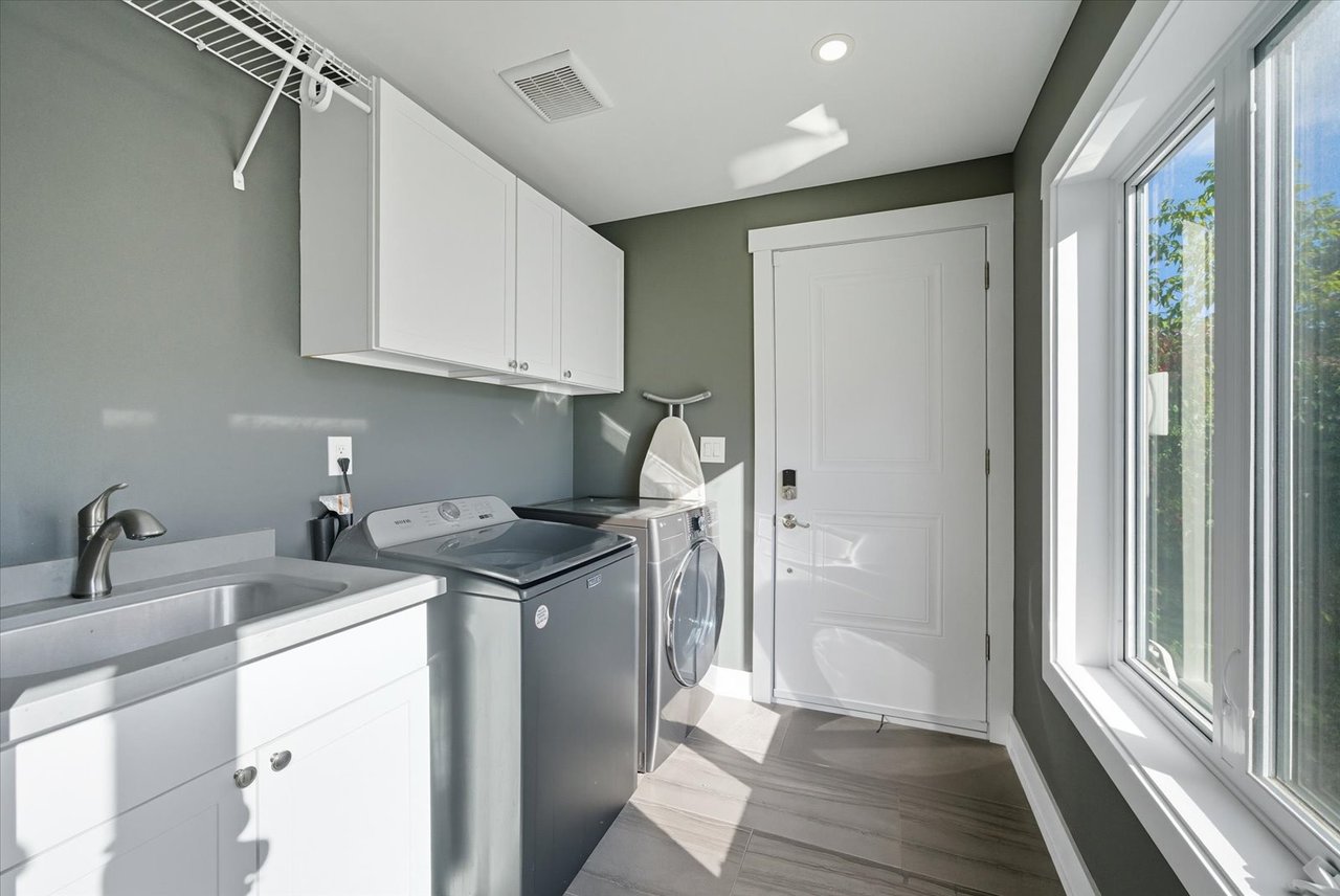 11 Avondale Cres 