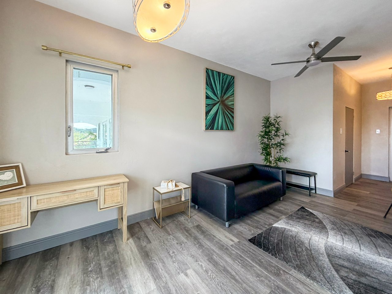 1118 Long Trench 1 Bedroom Apartment