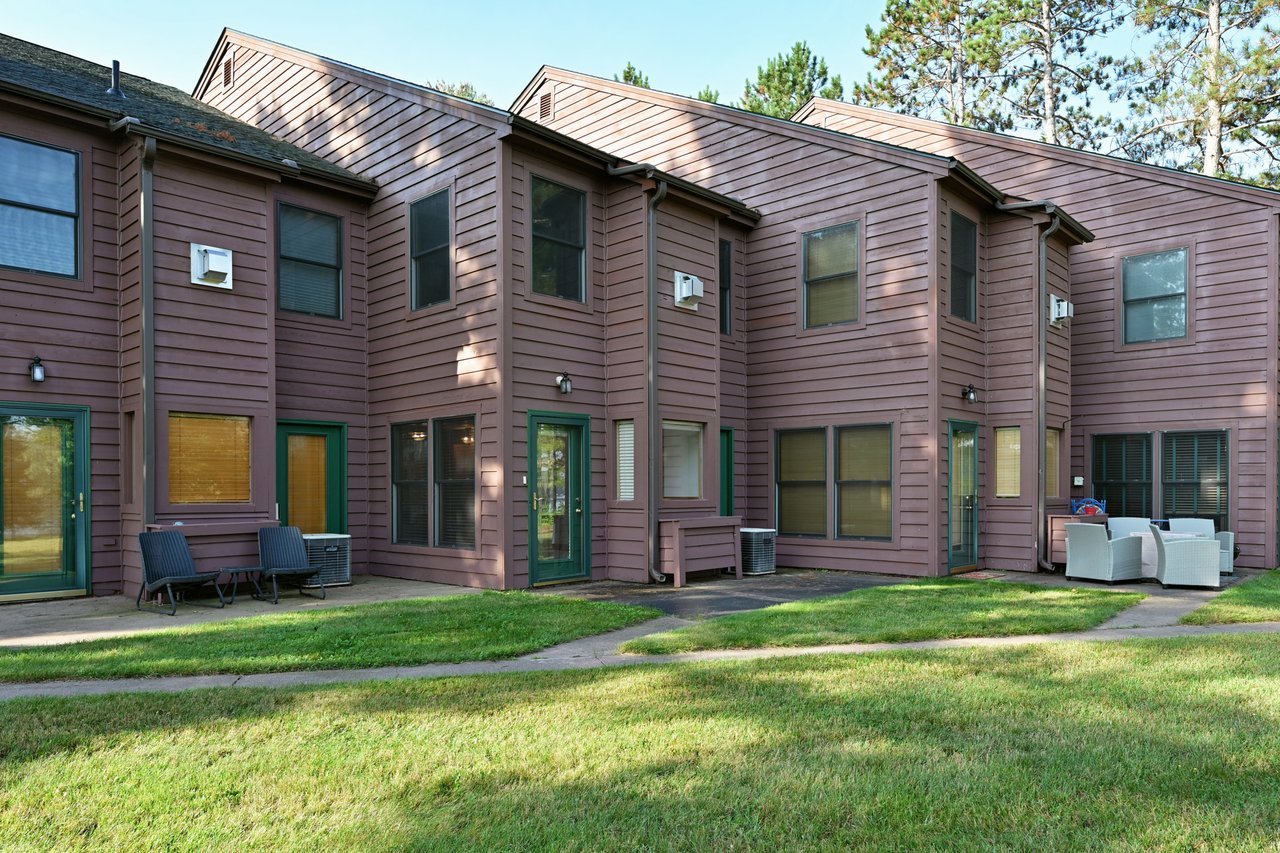 15536 County Highway B B3