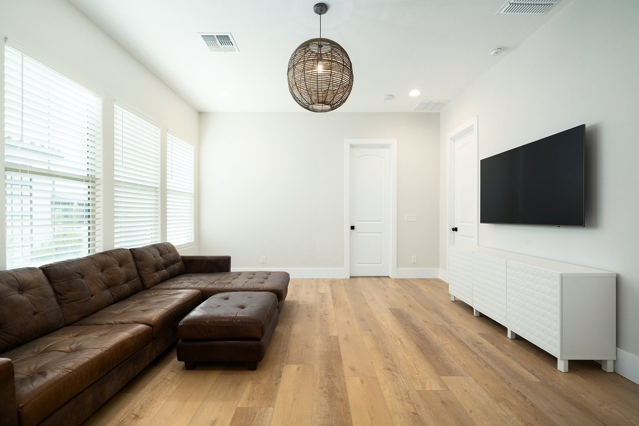 5537 E VIA CABALLO BLANCO