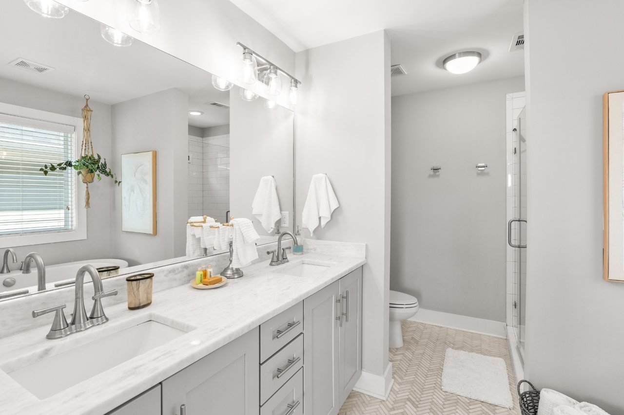 6117 California Ave #B