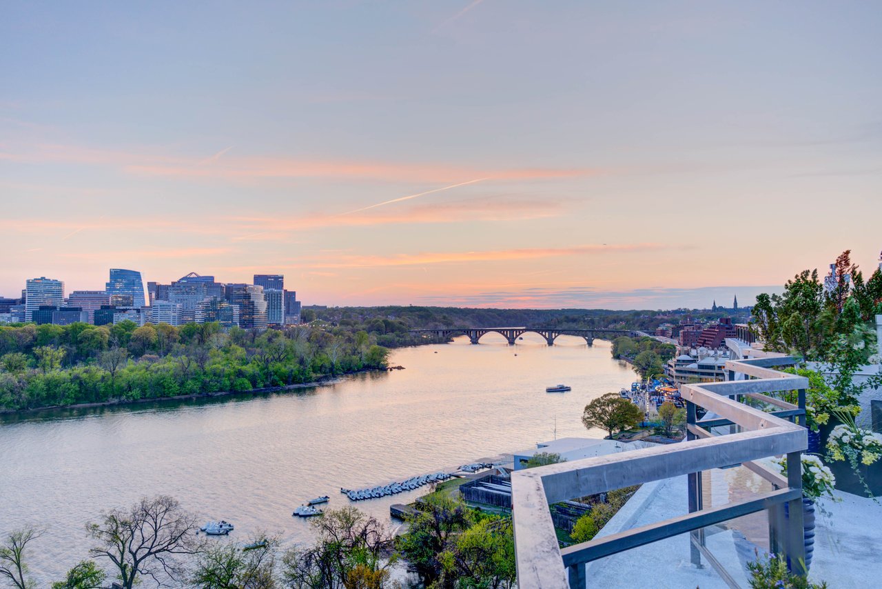 Watergate West Penthouse Seven