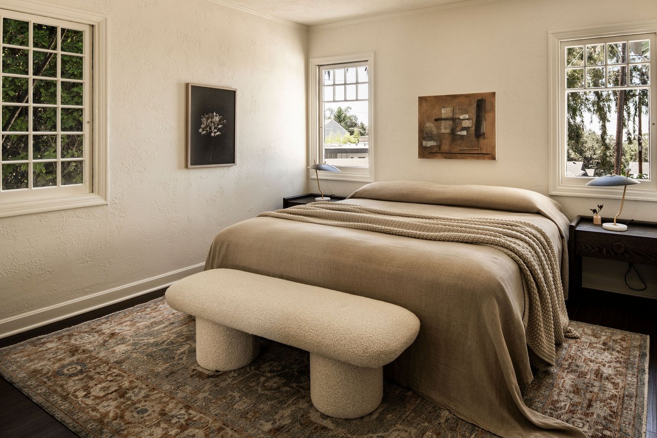 Charming 1928 Stucco Bungalow in the Heart of Pasadena