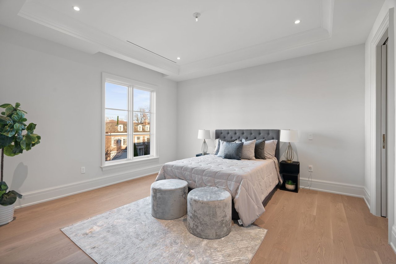 Prestigious Dunvegan Rd