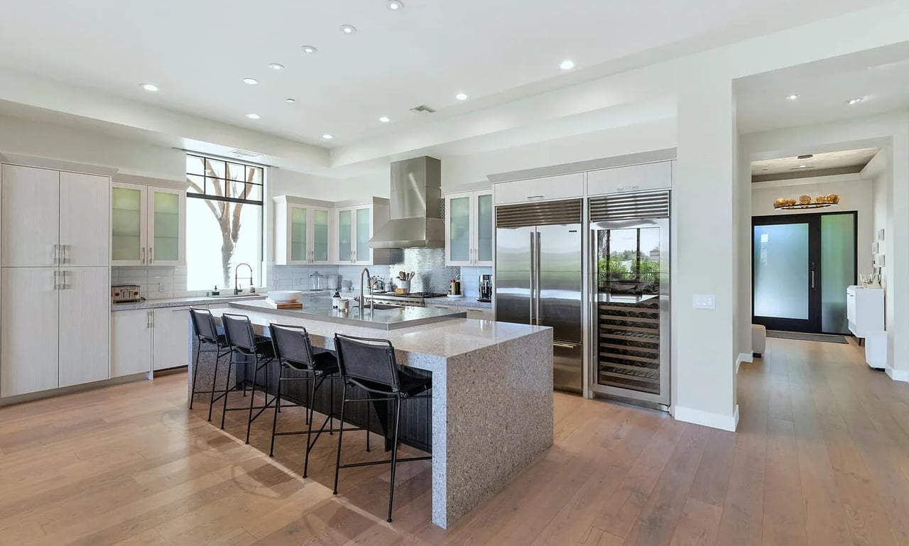 2 Biltmore Est #101