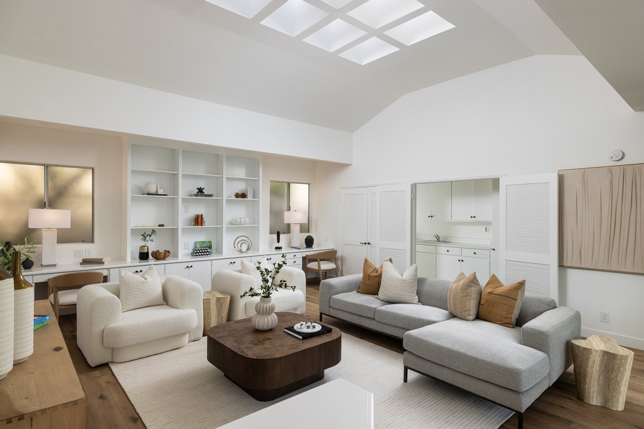 1007 White Sails Way