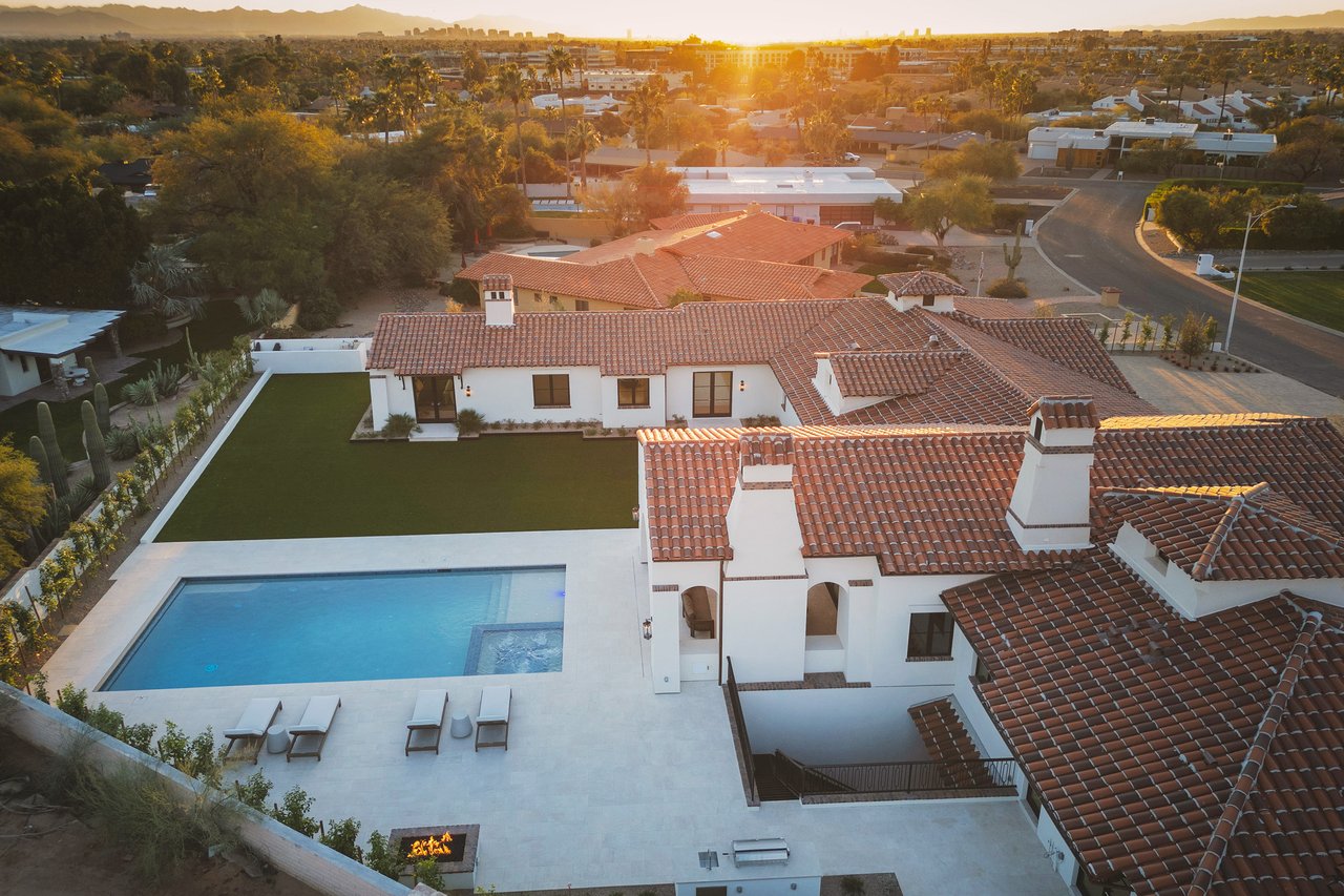 4605 E ROCKRIDGE Road