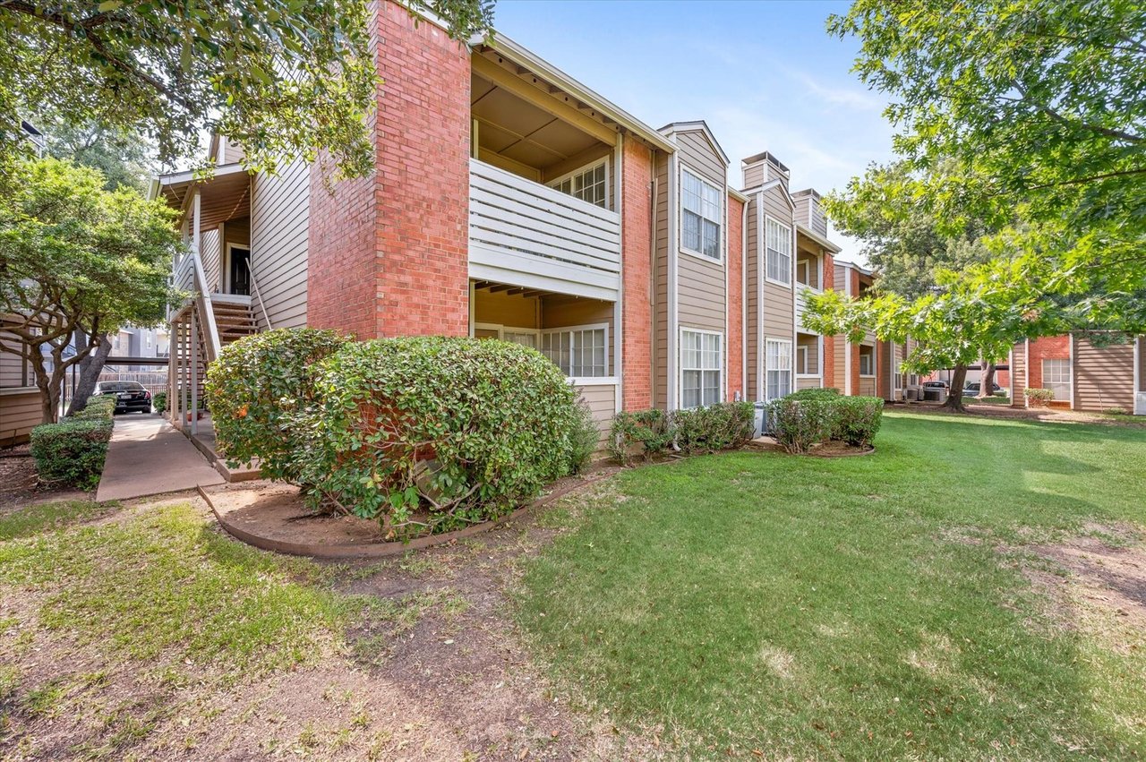 3633 W Northgate Dr