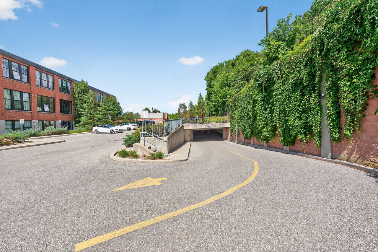 318 - 543 Timothy St, Newmarket