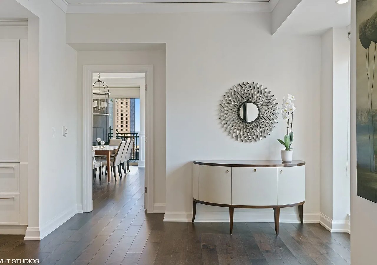 11 E Walton St APT 3201