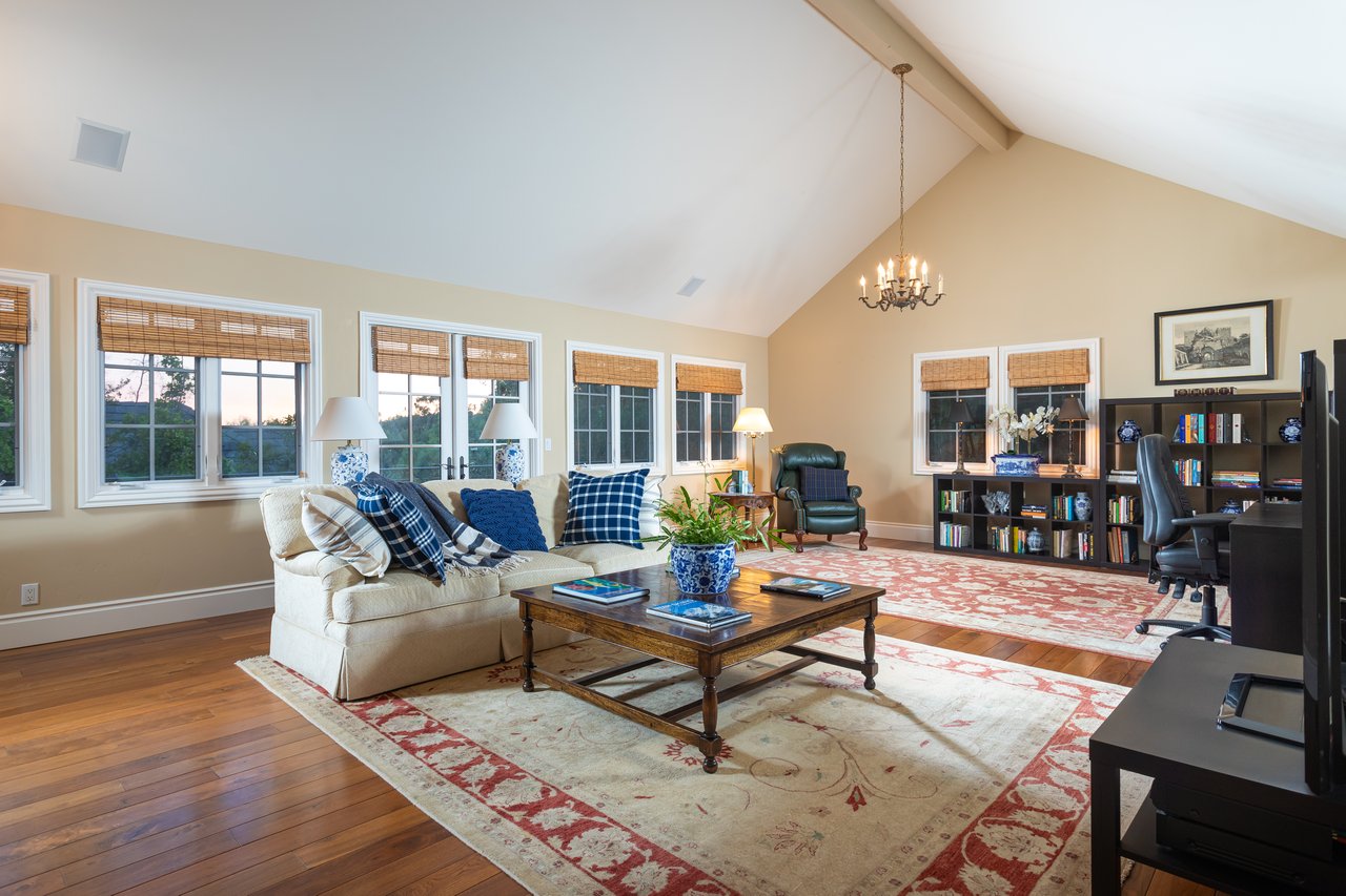 30602 Hunt Club Dr