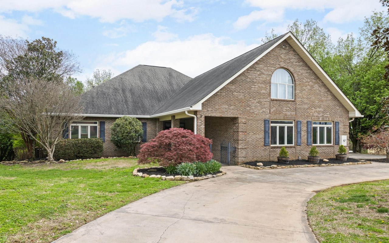 Wallace Luxury Spotlight | 12238 Brighton Court Knoxville, TN 37934