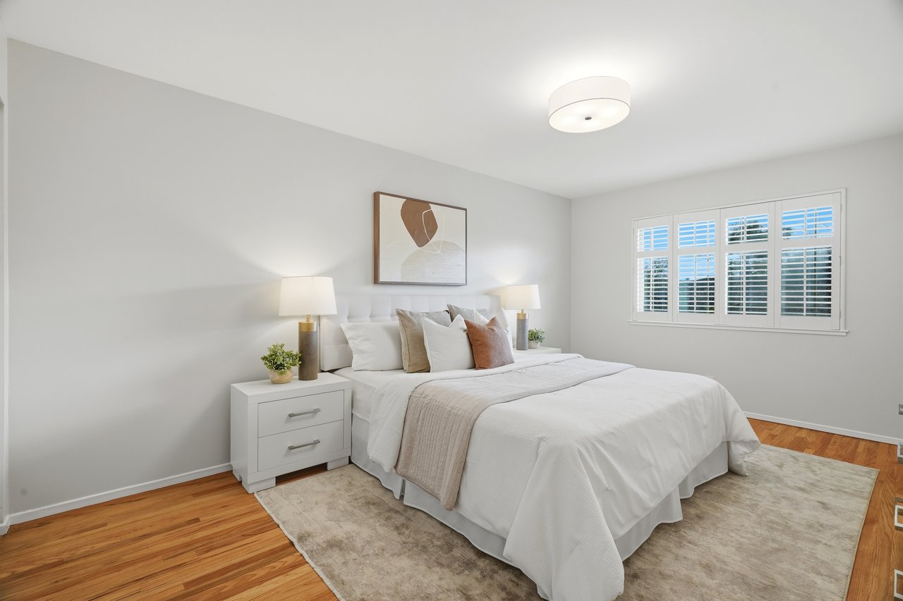 1554 Queenstown Court