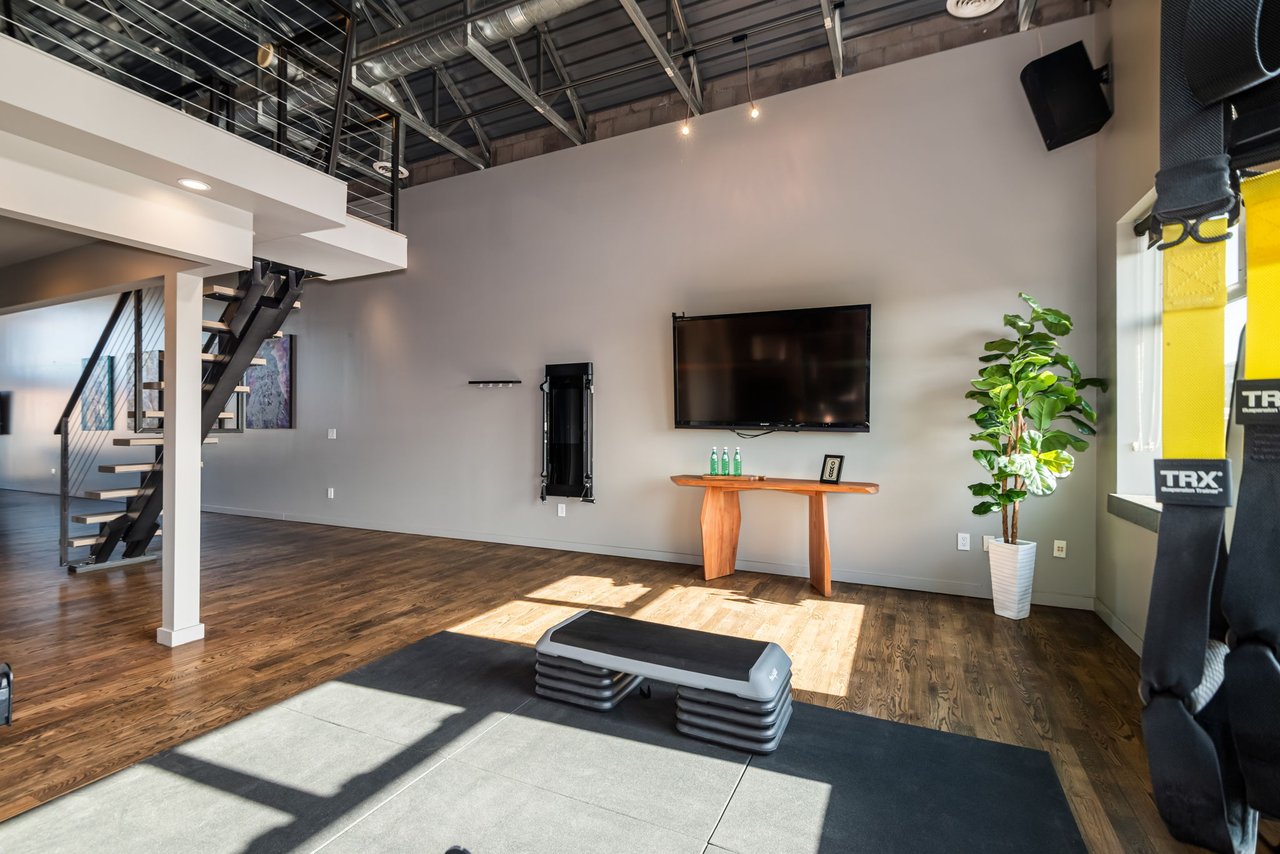 919 Santa Fe Drive