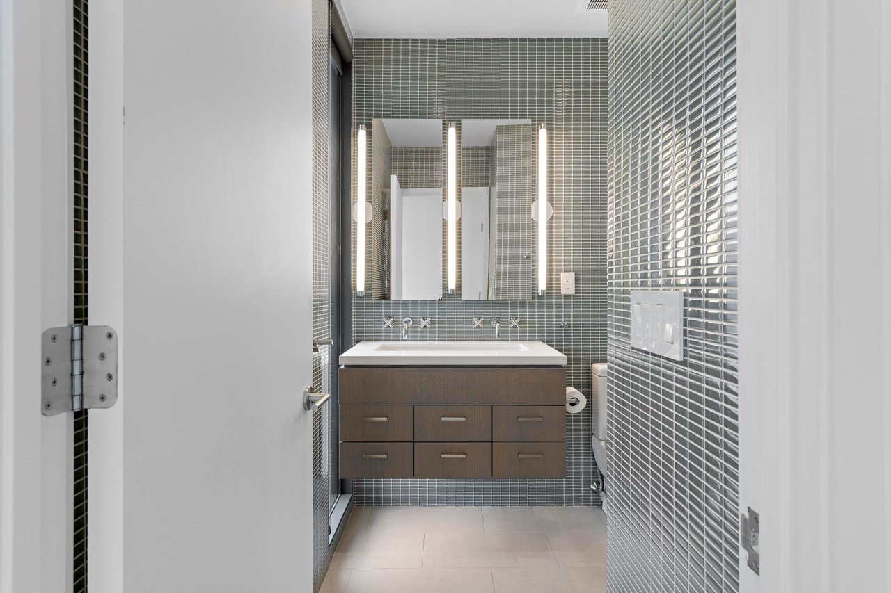 205 Stratford Avenue 