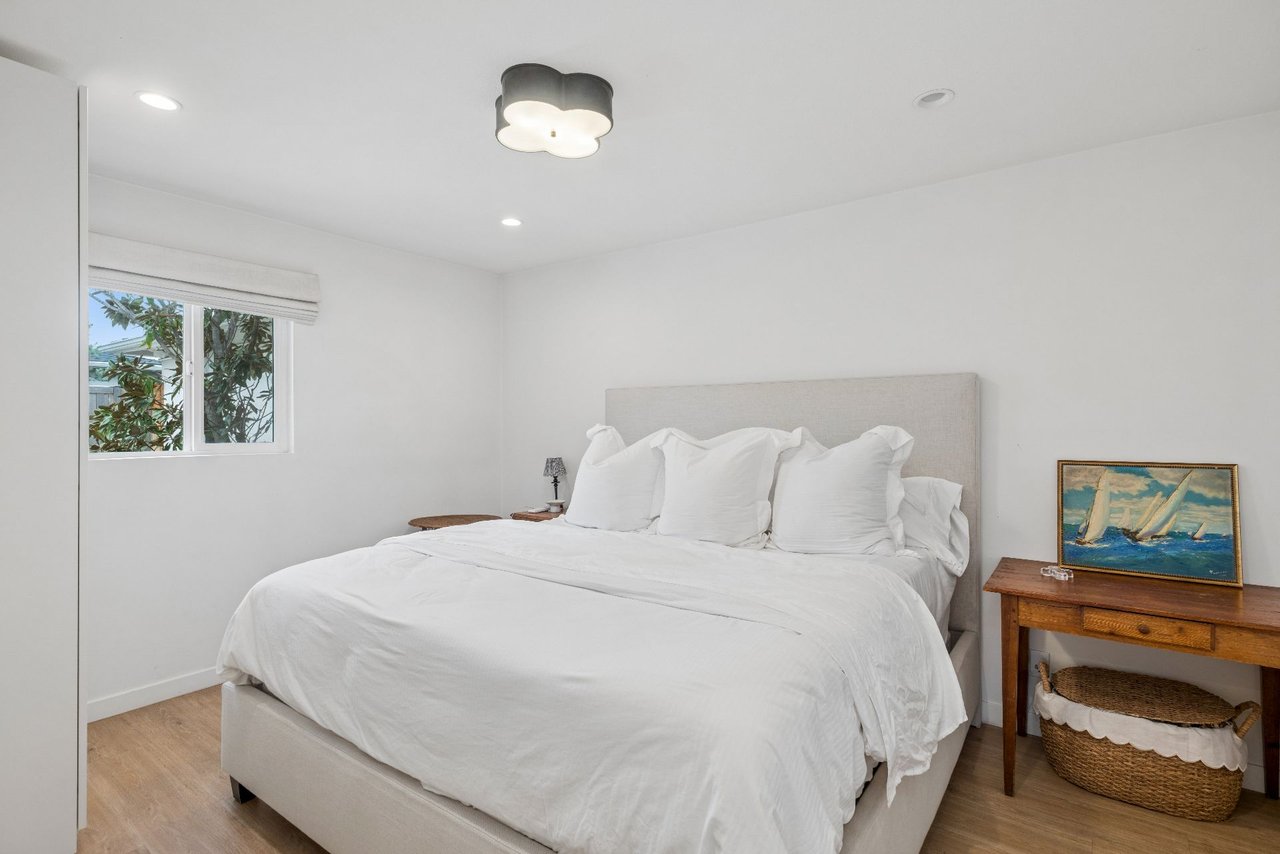 782 W 18th Street