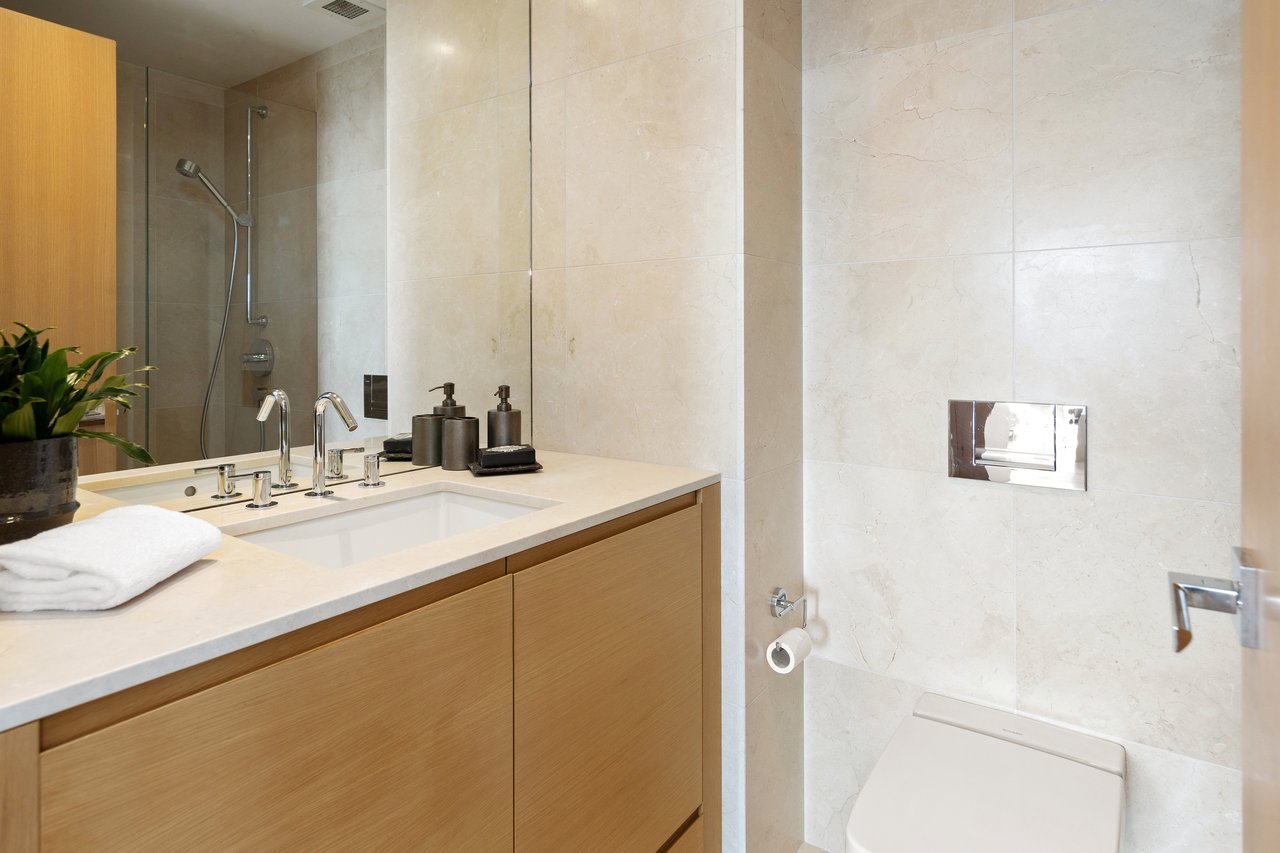 Contemporary Design and Iconic Views at The Summit