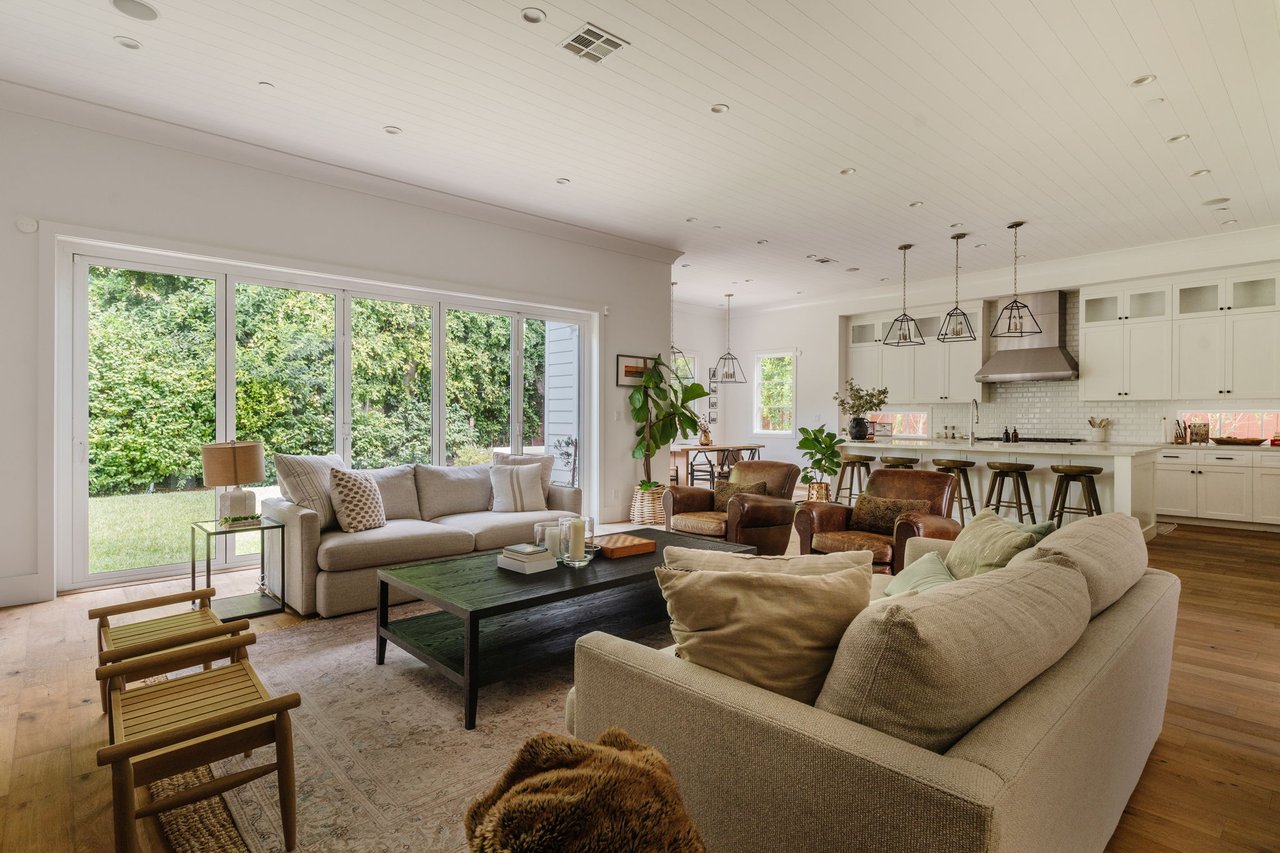 141 S Saltair Ave, Brentwood 
