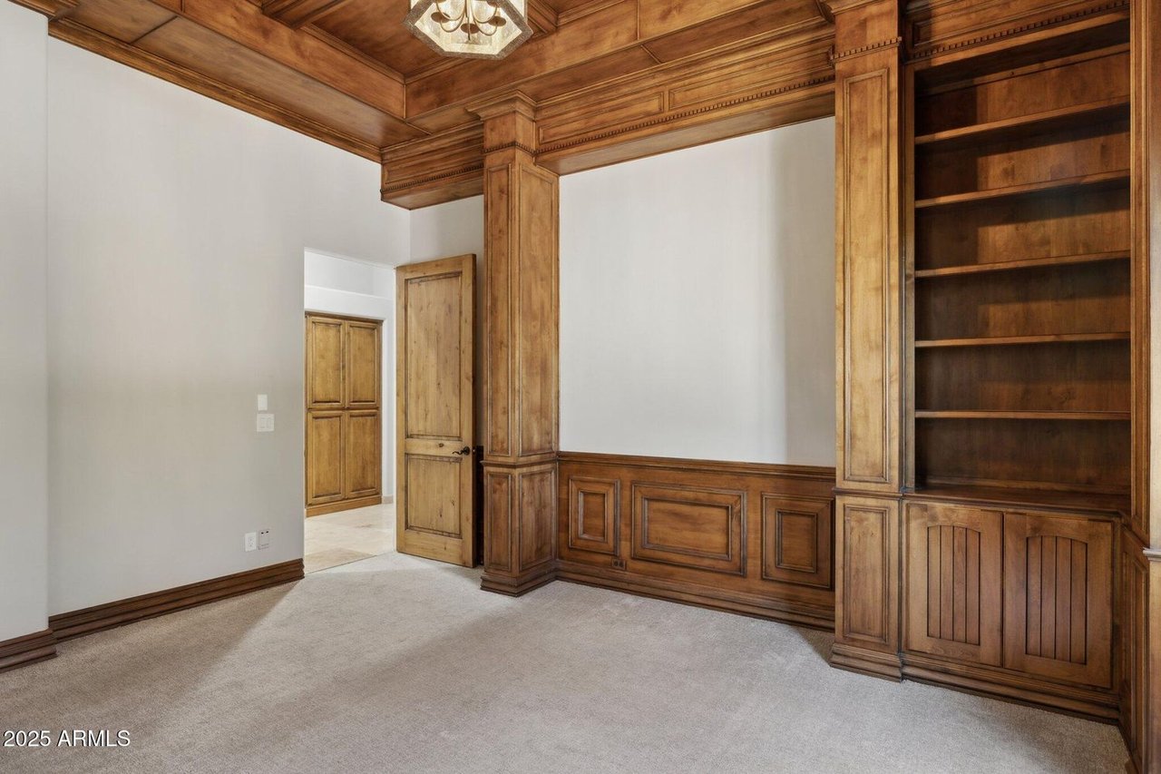 3731 E Halifax Cir 85205