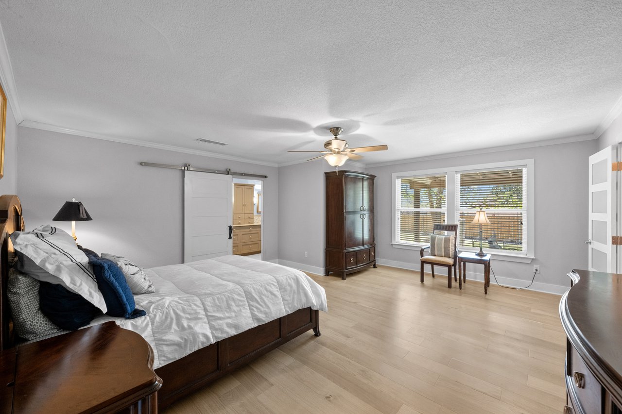 6103 Waldon Hollow