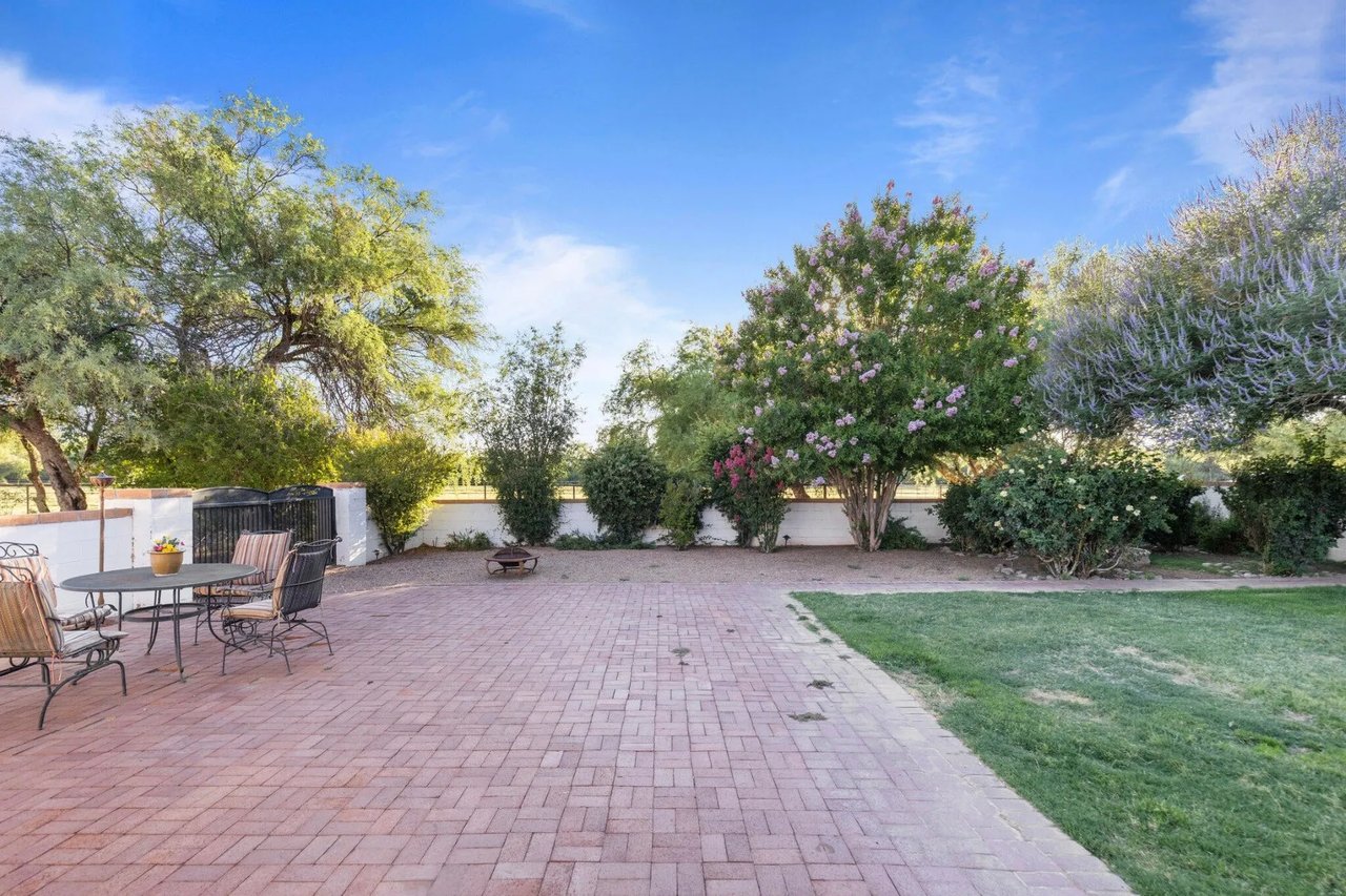 3155 W Elephant Head Rd
