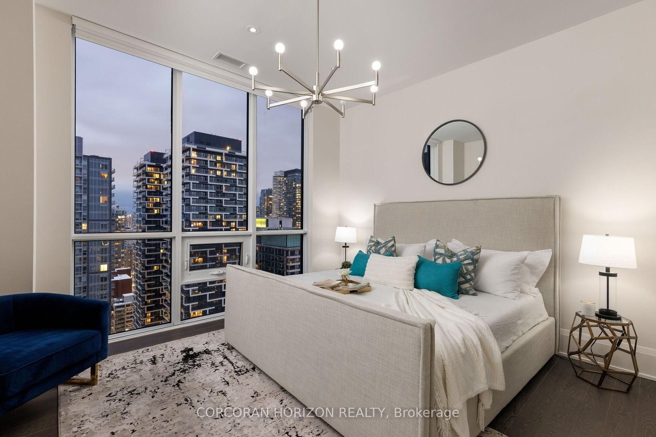 PENTHOUSE OPULENCE BY THE EGLINTON LRT