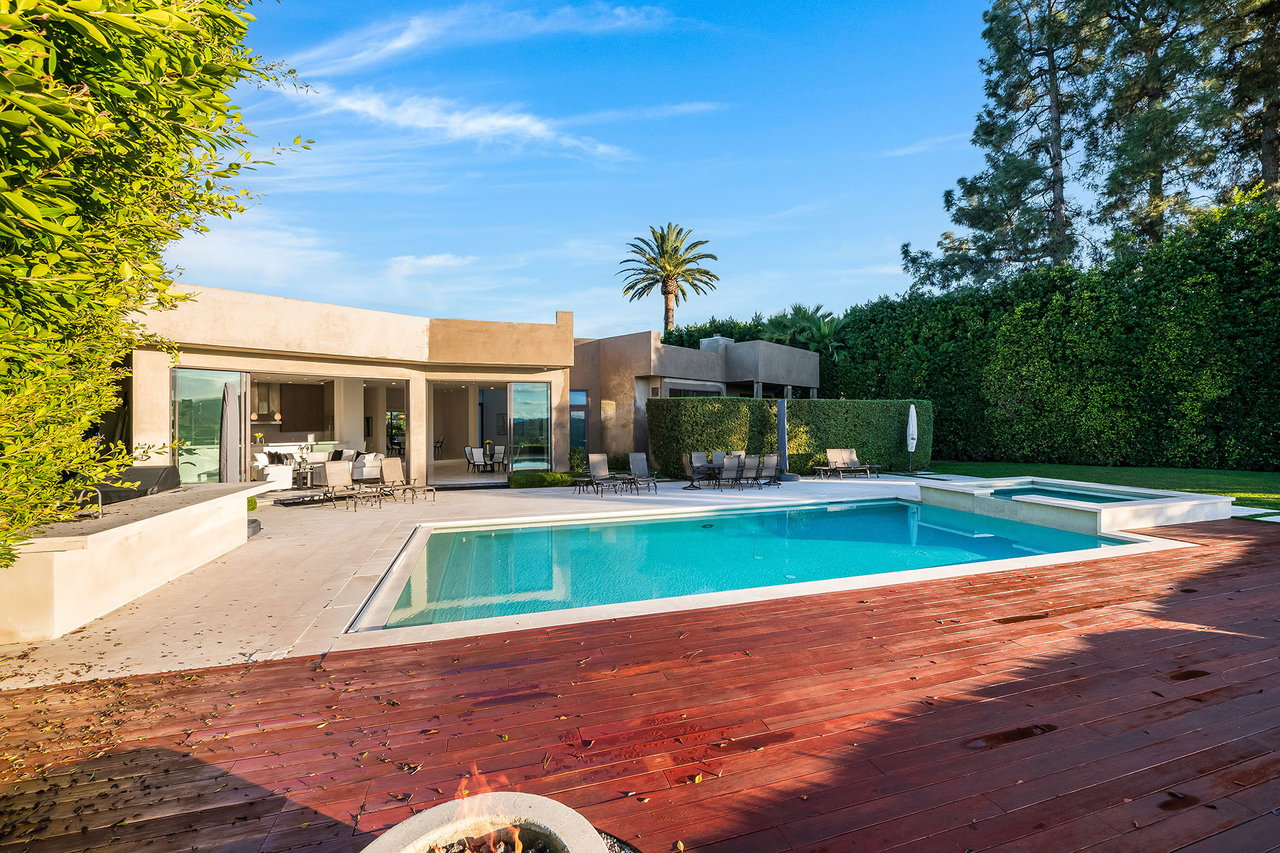 16167 Royal Oak Rd, Encino