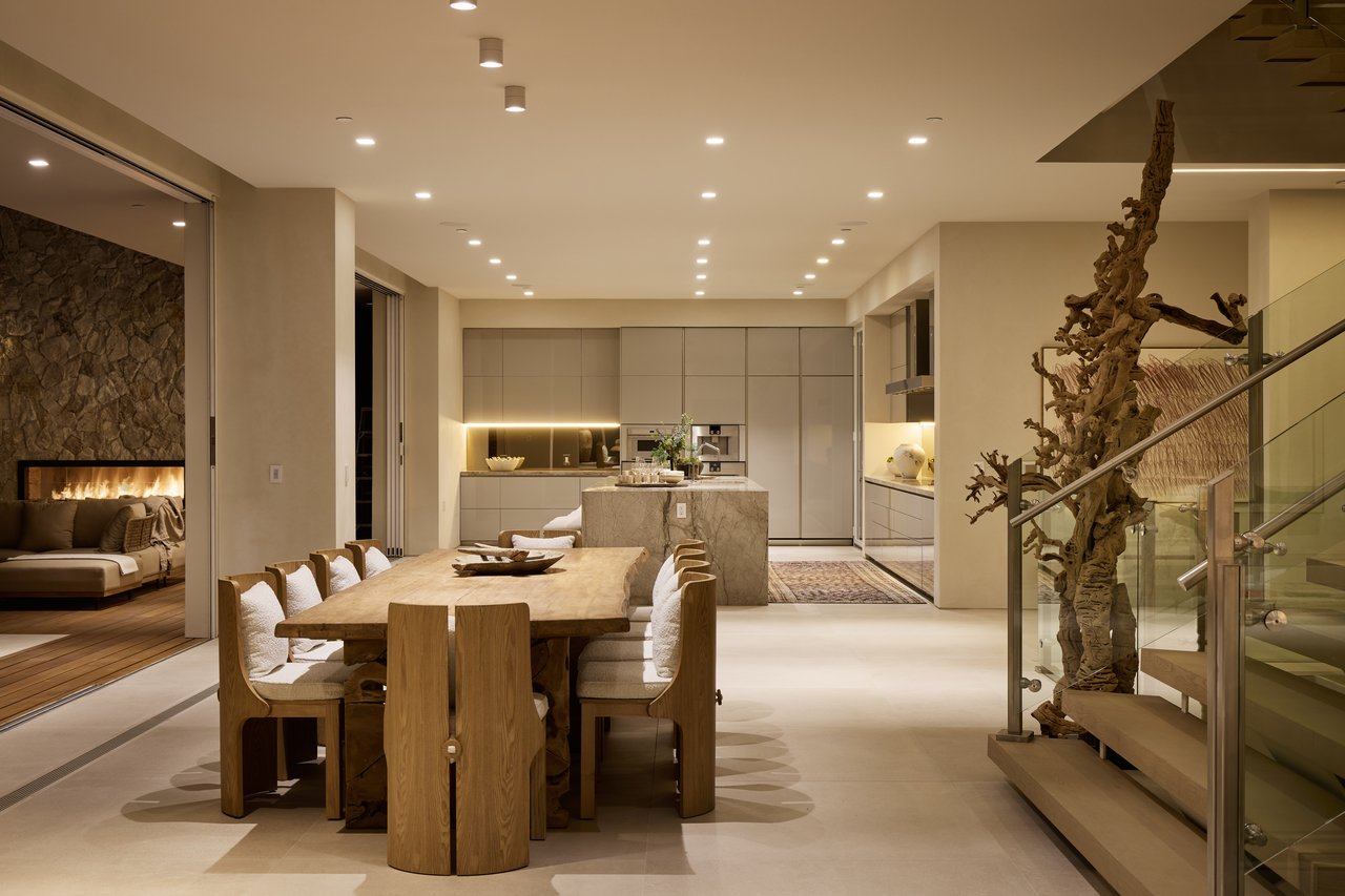 1615 Blue Jay Way, Bird Streets