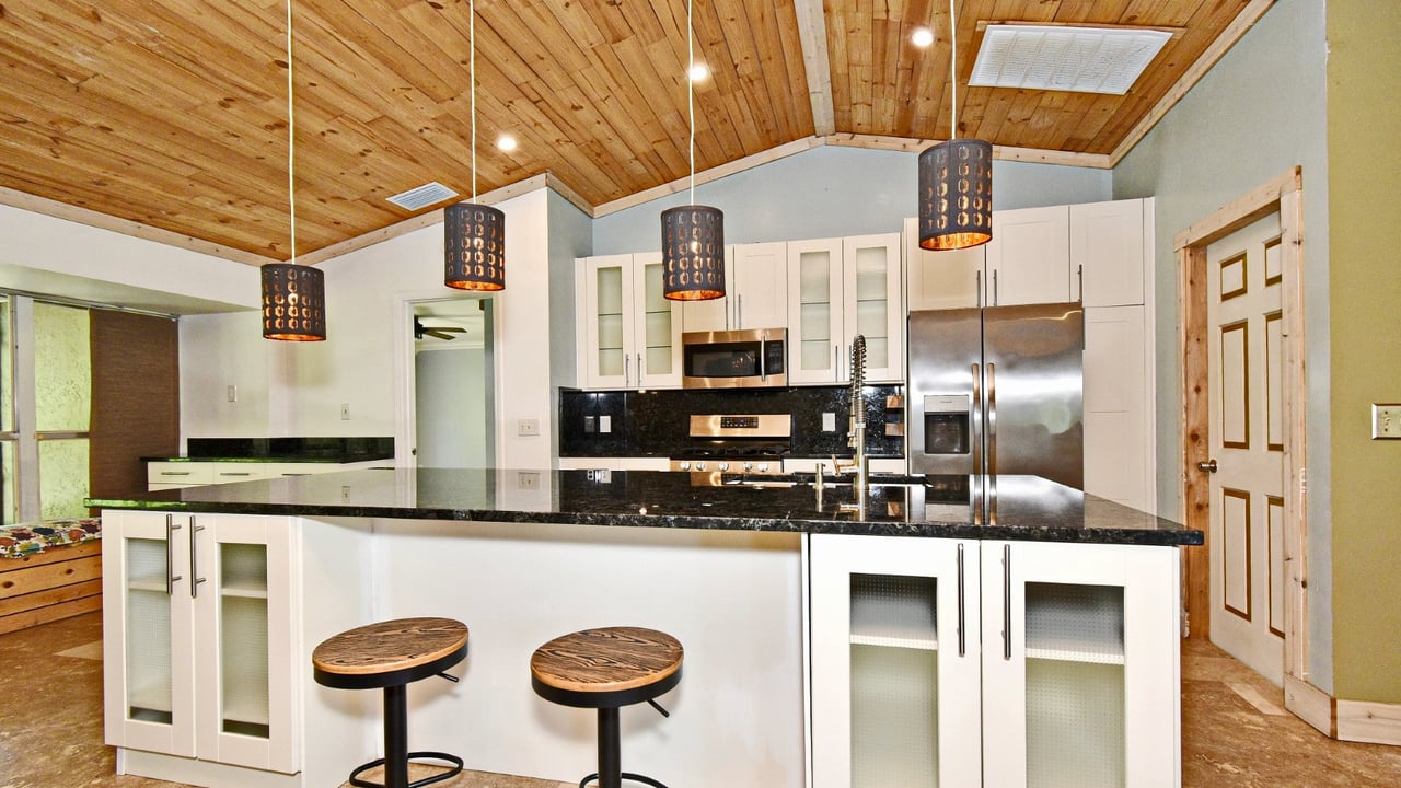 Three-Bedroom for Lease in Orlando's Bay Lakes Neighborhood