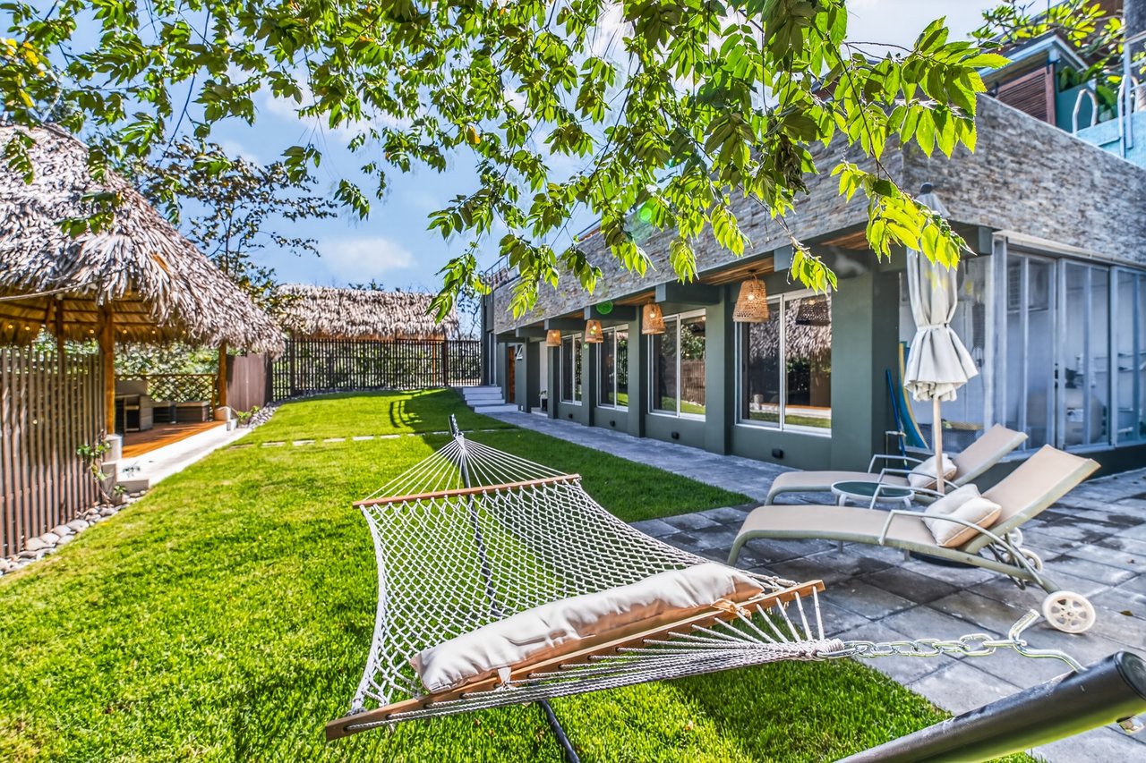 Casa Pochote | Artisan Luxury Villa in Tamarindo | Pool, Jacuzzi & Langosta Beach Club Membership Included