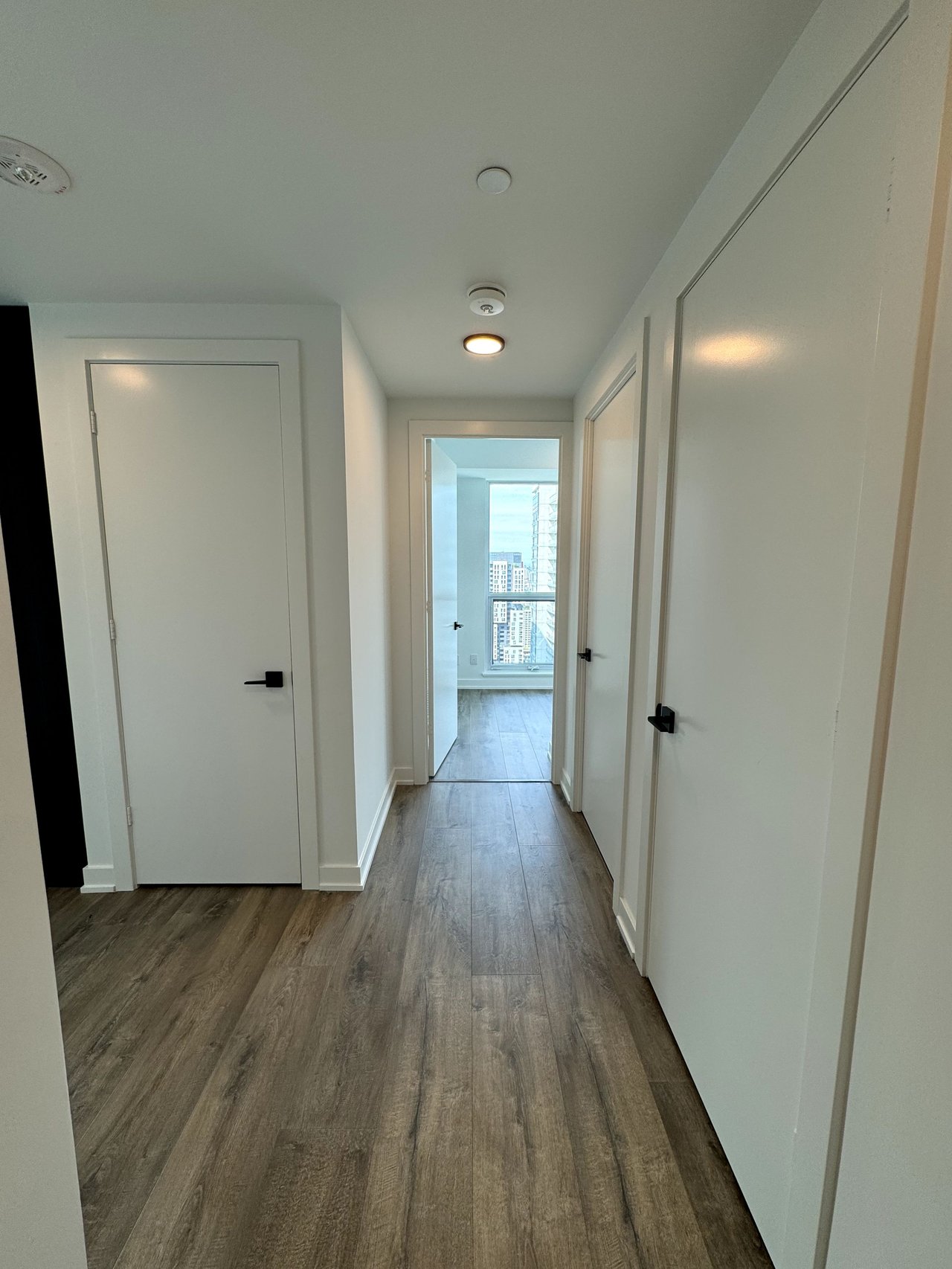 327 King Street W Unit: 4105