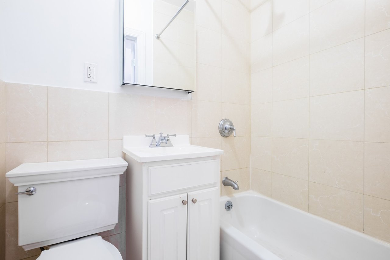 339 East 12th Street Unit: 18