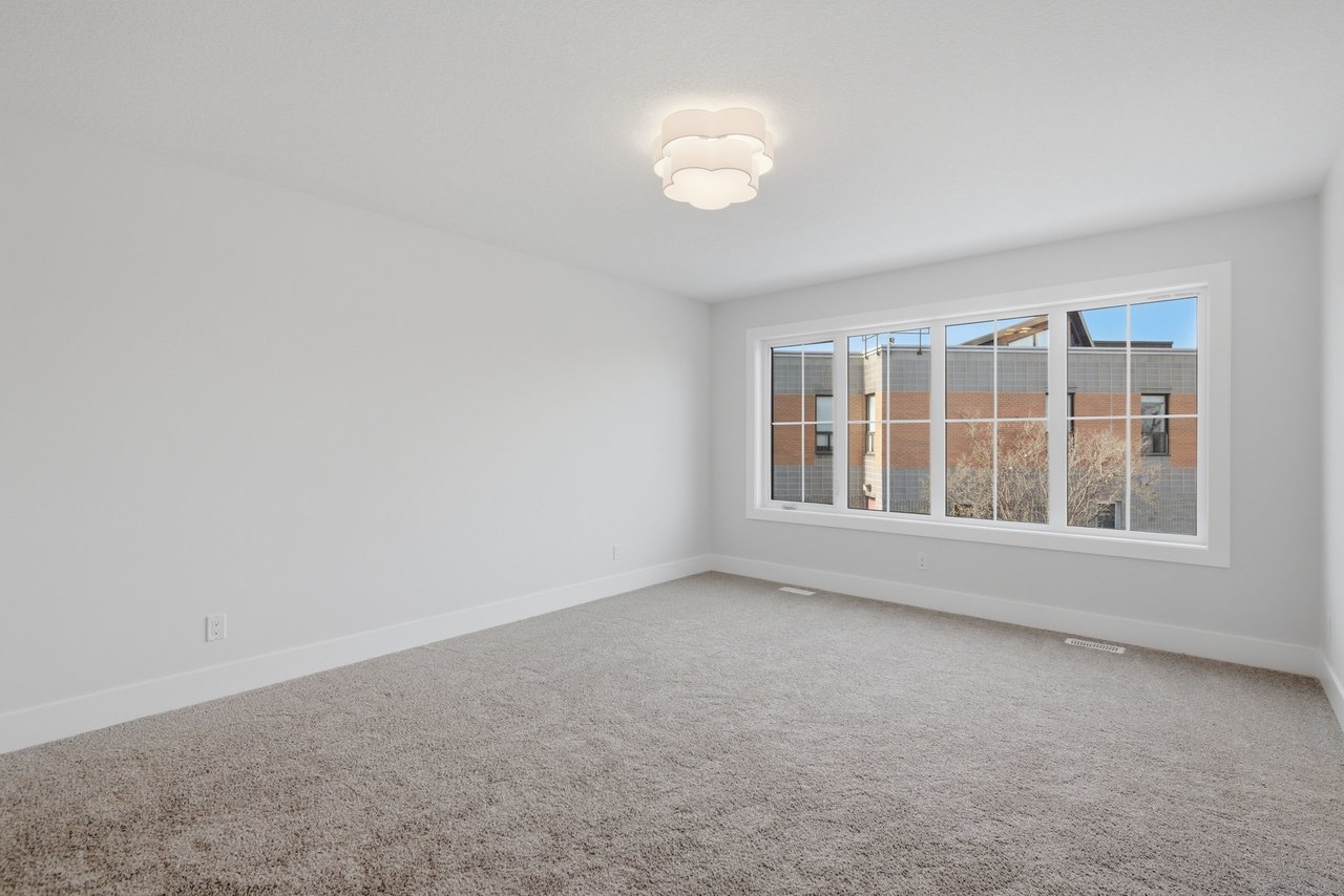 378 Bessborough Drive SW