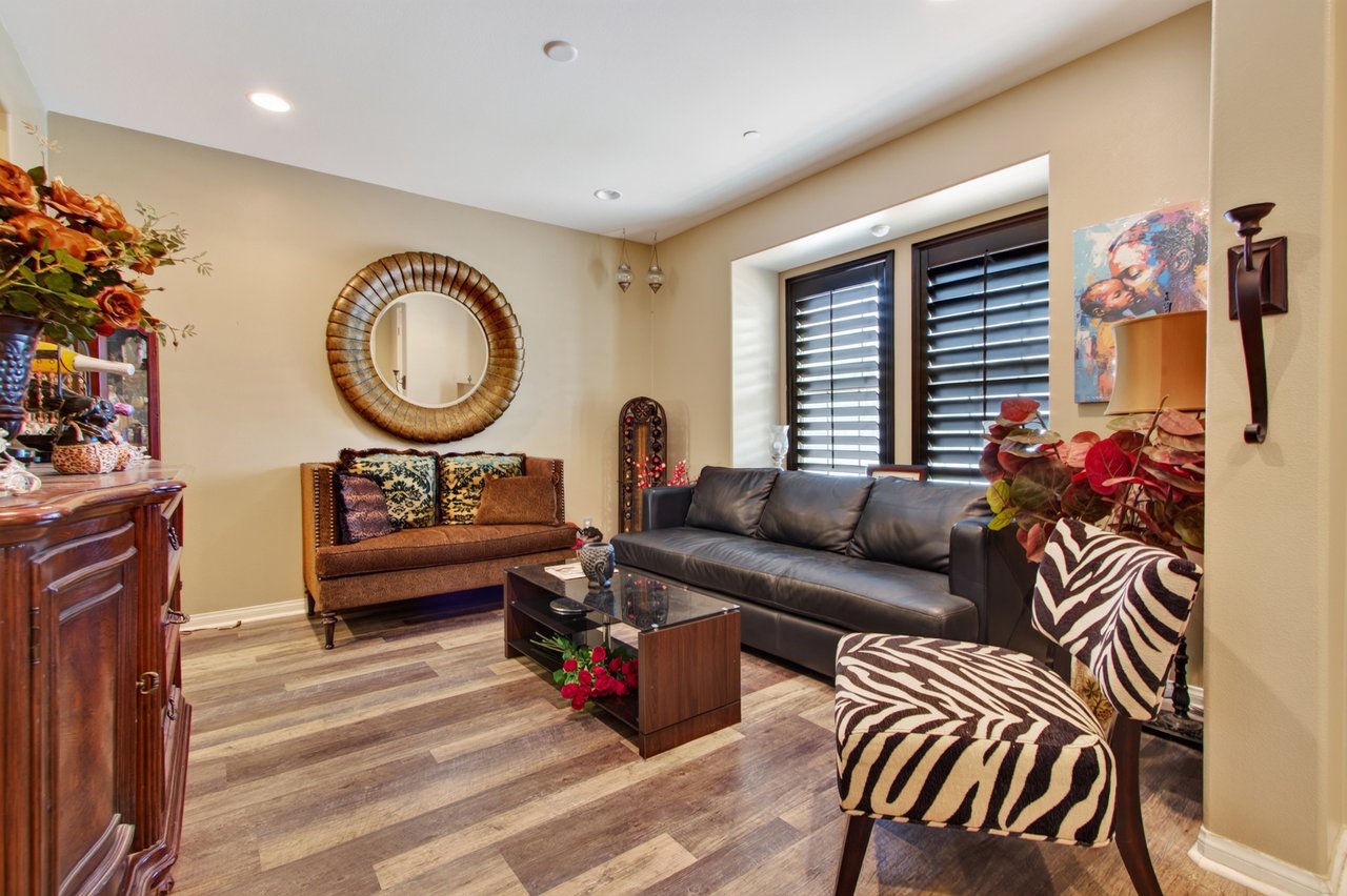 27867 Huron Ct