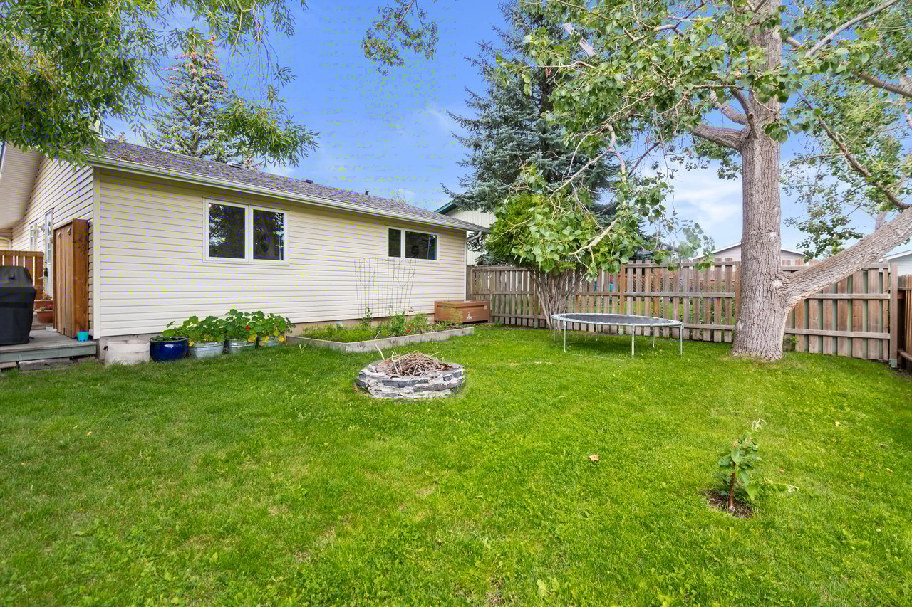 104 Thorson Crescent