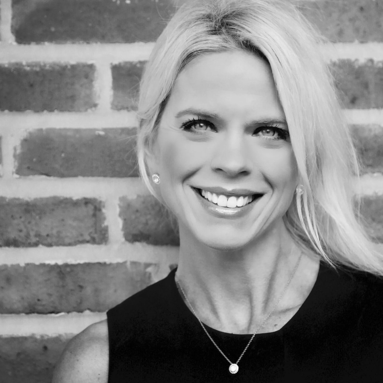 Anne Hardy Lake Forest, IL Real Estate Agent Headshot